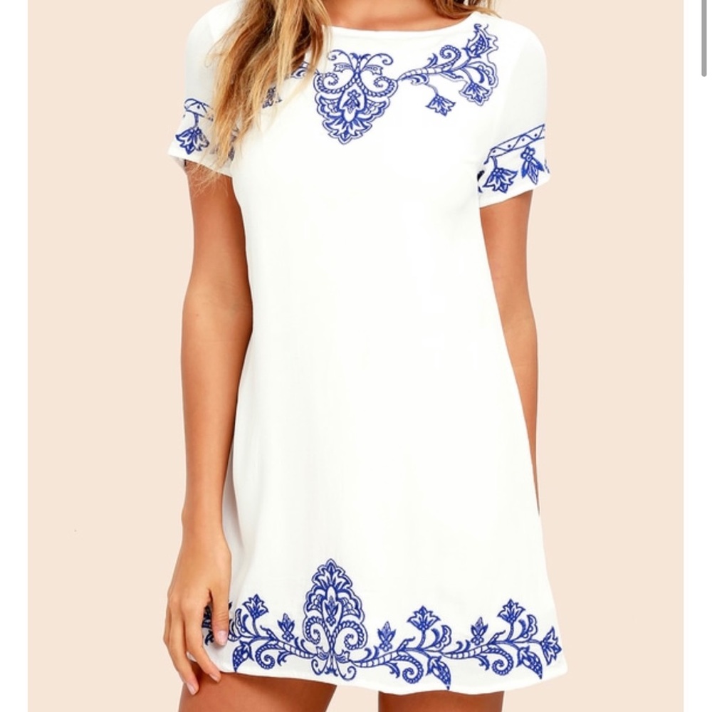 Lulus blue and ivory embroidered shift dress